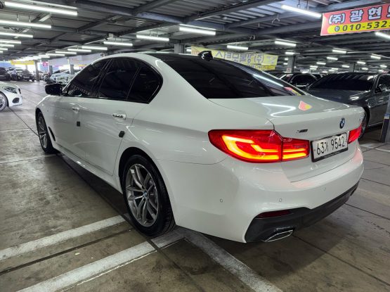 BMW8