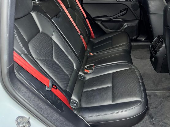 Porsche Macan10