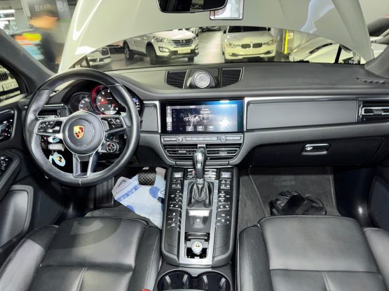 Porsche Macan14