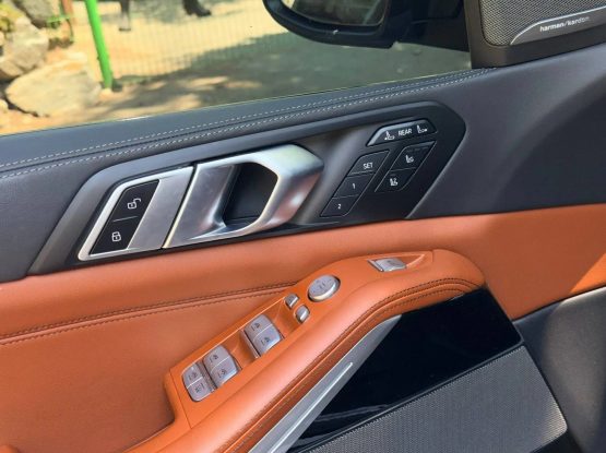 BMW X7 40i (16)