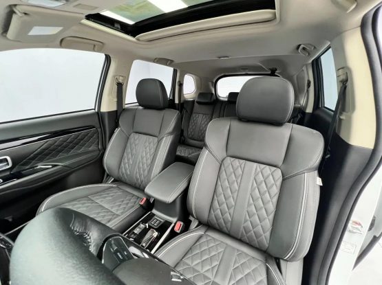 Mitsubishi Outlander 25000 (13)