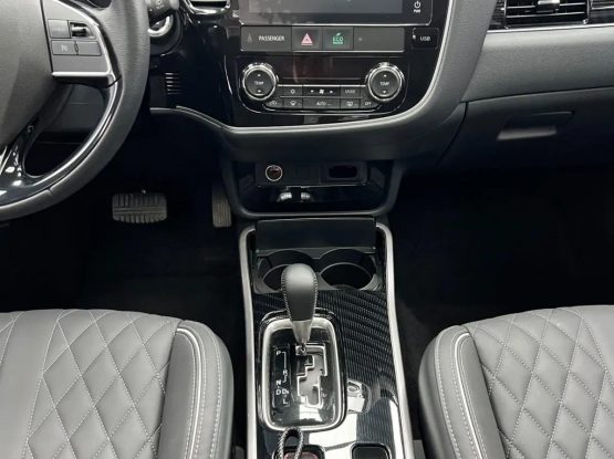 Mitsubishi Outlander 25000 (2)
