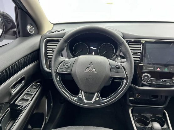 Mitsubishi Outlander 25000 (5)