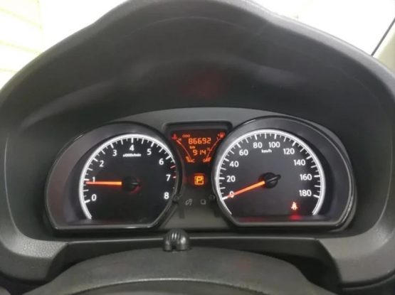 Nissan Note (4)