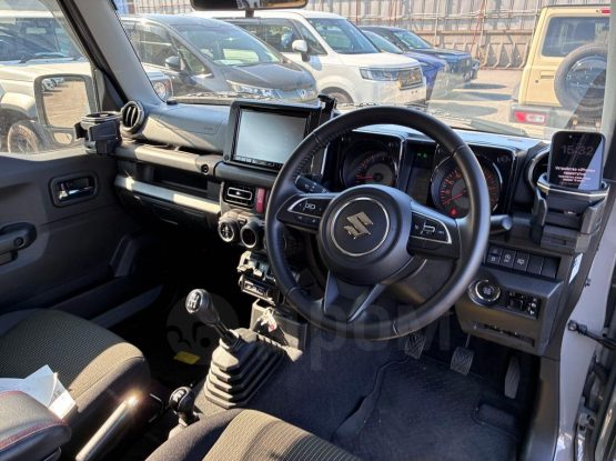Suzuki Jimny Sierra 25000 (2)