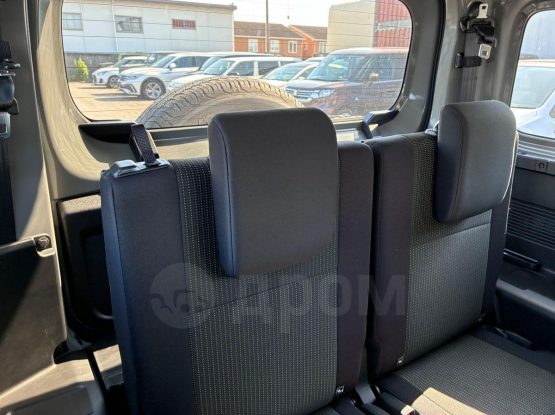 Suzuki Jimny Sierra 25000 (28)