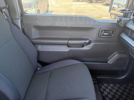 Suzuki Jimny Sierra 28000 (40)