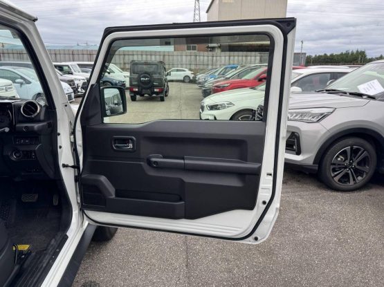Suzuki Jimny Sierra 36653 (30)