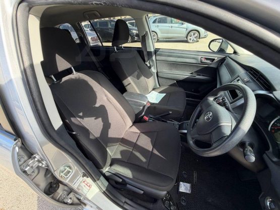 Toyota Corolla Fielder 30160 (11)