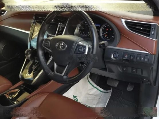 Toyota Harrier (3)