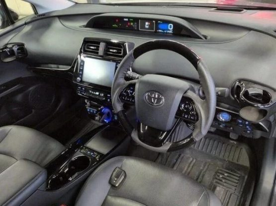 Toyota Prius 22000 (2)