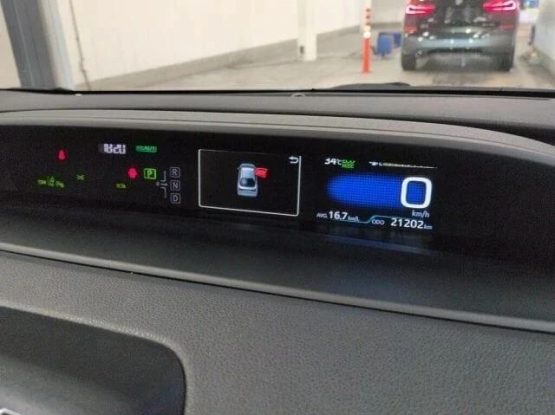 Toyota Prius 22000 (6)