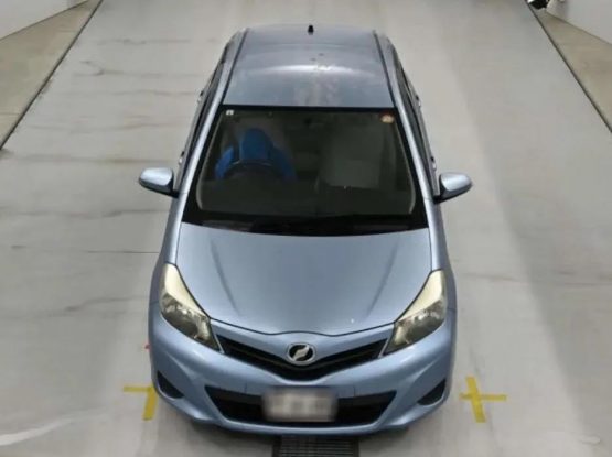 Toyota vitz 30000 (8)